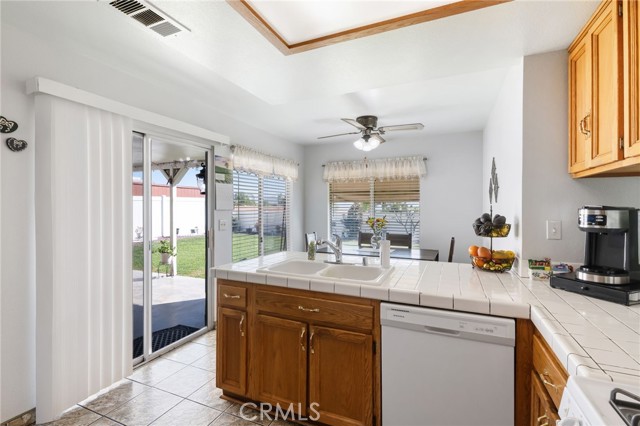 Detail Gallery Image 8 of 26 For 815 Georgiana Ct, Perris,  CA 92570 - 3 Beds | 2 Baths