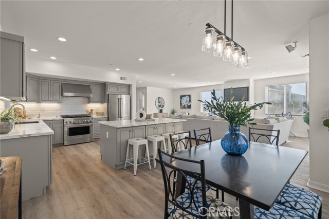 Detail Gallery Image 14 of 60 For 204 N Prospect #B,  Redondo Beach,  CA 90277 - 4 Beds | 3 Baths