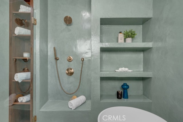 58 66th Place, Long Beach CA: https://media.crmls.org/medias/9ff3b501-f1ac-4396-8ef8-86662d1de74d.jpg