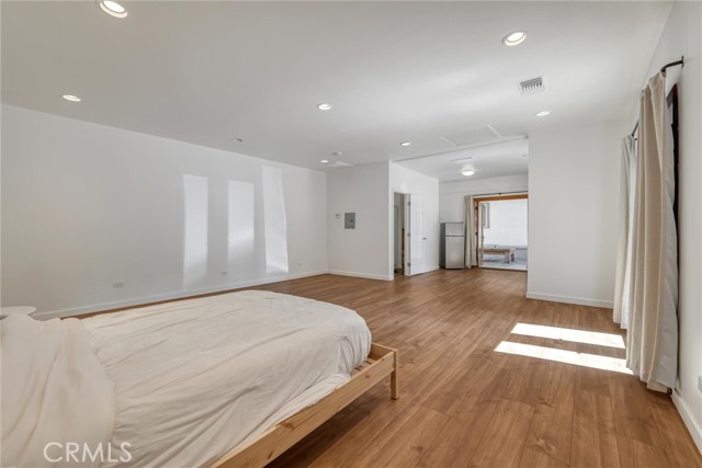 11159 La Maida Street, North Hollywood CA: https://media.crmls.org/medias/9ff425b5-0a94-4489-9ddc-be7349bd2b7b.jpg