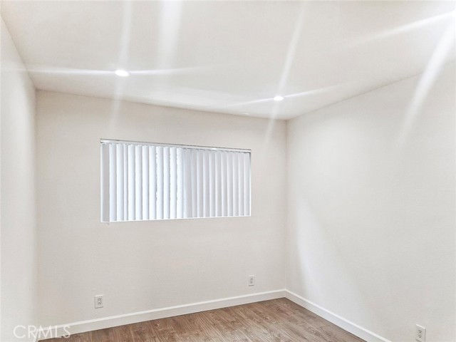 518 East Valencia, F photo 13