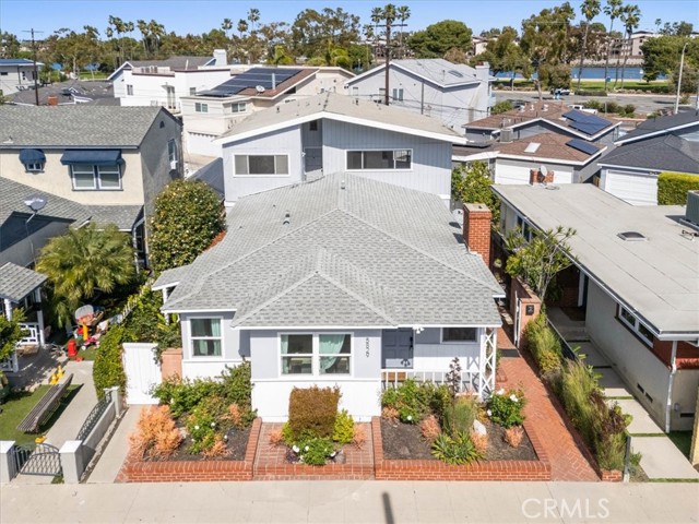 Detail Gallery Image 8 of 39 For 5829 E 2nd, Long Beach,  CA 90803 - 4 Beds | 3 Baths