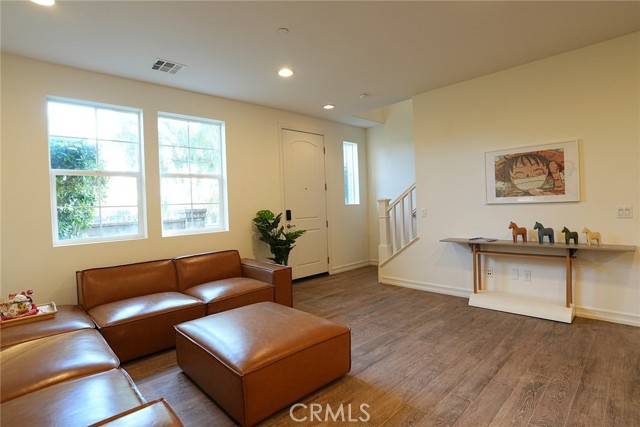 Detail Gallery Image 3 of 13 For 2908 E via Fiano, Ontario,  CA 91764 - 3 Beds | 2/1 Baths