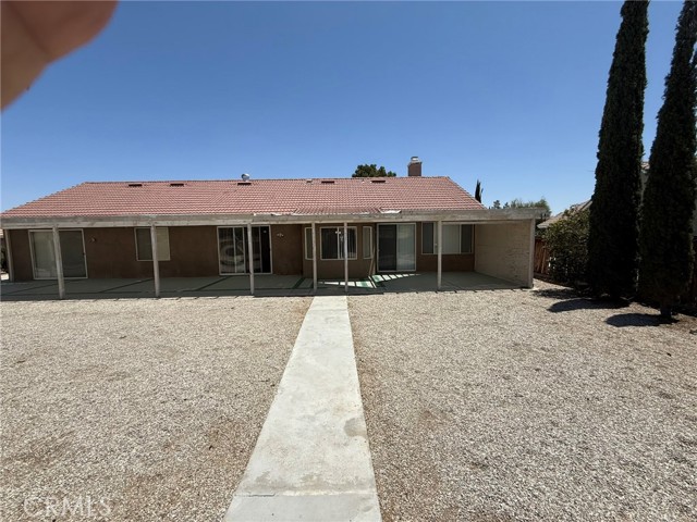 13240 Mugu Court, Apple Valley CA: https://media.crmls.org/medias/9ff54a39-07e6-48d6-93c2-a9a93b6db408.jpg