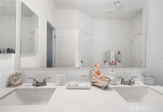 18583 Seaton Avenue, Perris CA: https://media.crmls.org/medias/9ff56683-15ea-4f1b-98dd-e1f716762f3b.jpg