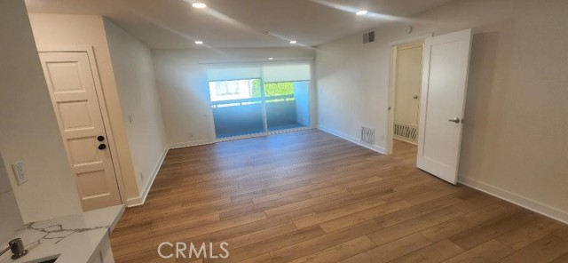 2511 W Sunflower Avenue, Santa Ana CA: https://media.crmls.org/medias/9ff57d56-f921-4154-a5a8-afbbdb239bd4.jpg