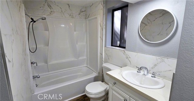 799 Fern Drive, Crestline CA: https://media.crmls.org/medias/9ff57d9a-2d7f-4018-bf15-612628fd5068.jpg
