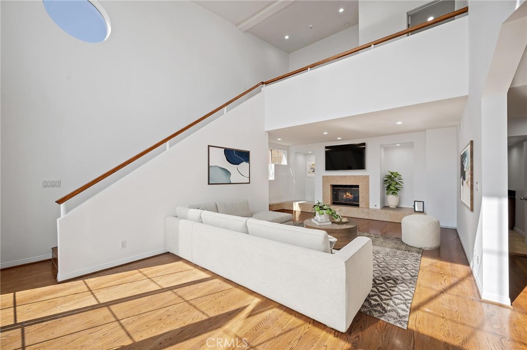 MLS #SR25256214 image #3