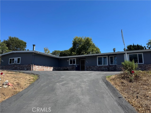 743 Alta Vista Drive, Vista CA: https://media.crmls.org/medias/9ff6cdbd-3759-4d55-a1b6-6b27800b3e3f.jpg