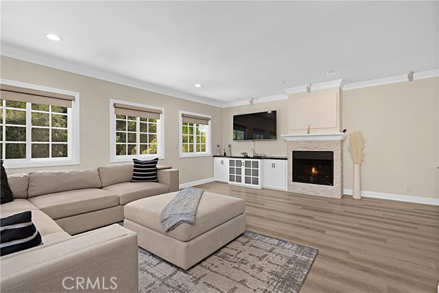 Detail Gallery Image 14 of 37 For 21047 Dumetz Rd, Woodland Hills,  CA 91364 - 4 Beds | 5 Baths