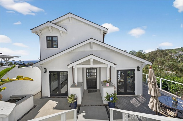 Detail Gallery Image 10 of 74 For 405 Blumont St, Laguna Beach,  CA 92651 - 5 Beds | 6/1 Baths