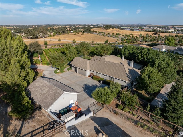 Detail Gallery Image 48 of 71 For 1991 Circle B Rd, Paso Robles,  CA 93446 - 5 Beds | 3 Baths