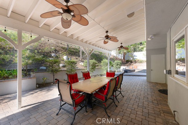 17232 Quesan Place, Encino CA: https://media.crmls.org/medias/9ffa2c4d-18b2-4d93-a781-bd67288c990b.jpg