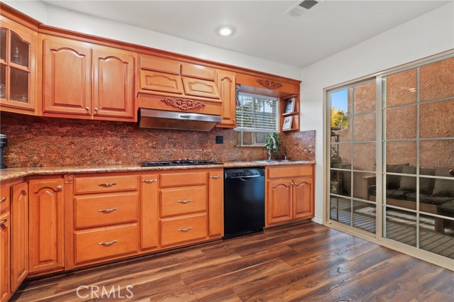 Detail Gallery Image 12 of 29 For 337 E Chapman, Placentia,  CA 92870 - 2 Beds | 2/1 Baths