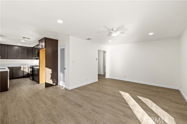 Detail Gallery Image 8 of 27 For 44054 Elm Ave, Lancaster,  CA 93534 - 4 Beds | 2 Baths