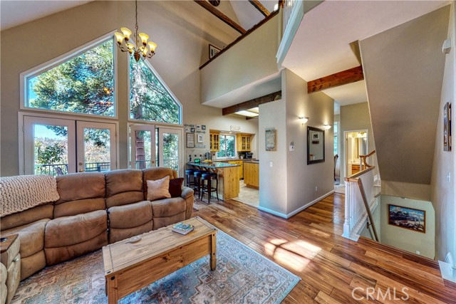 Detail Gallery Image 9 of 40 For 430 Rainier Rd, Lake Arrowhead,  CA 92352 - 4 Beds | 2/1 Baths