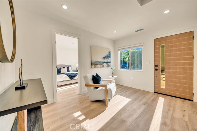 6 Bed Home for Sale in Van Nuys, California