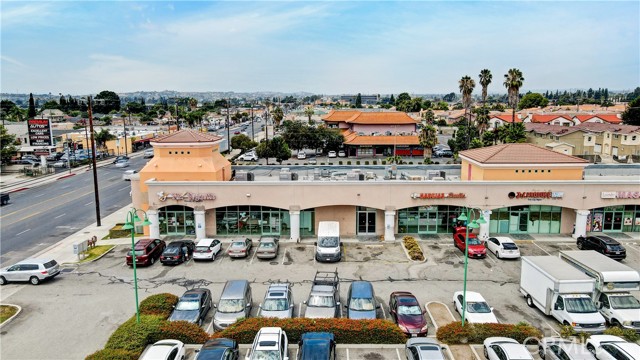 Image 12 of 21 For 9661 Garvey Avenue