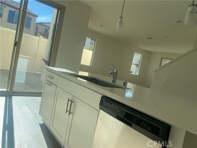 Detail Gallery Image 2 of 5 For 1108 Tomcat, Rialto,  CA 92376 - 3 Beds | 2/1 Baths