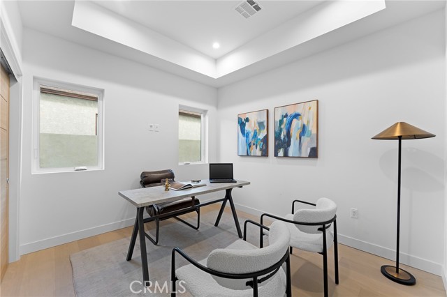 Detail Gallery Image 21 of 70 For 3932 S Minerva Ave, Los Angeles,  CA 90066 - 6 Beds | 6/1 Baths