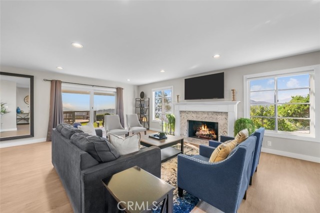 Detail Gallery Image 4 of 51 For 1601 Virden Dr, Glendale,  CA 91208 - 4 Beds | 3 Baths