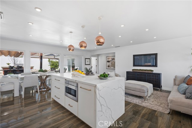496 E 16th, Costa Mesa CA: https://media.crmls.org/medias/9ffd976c-0331-4c36-ba14-a850c536a44b.jpg