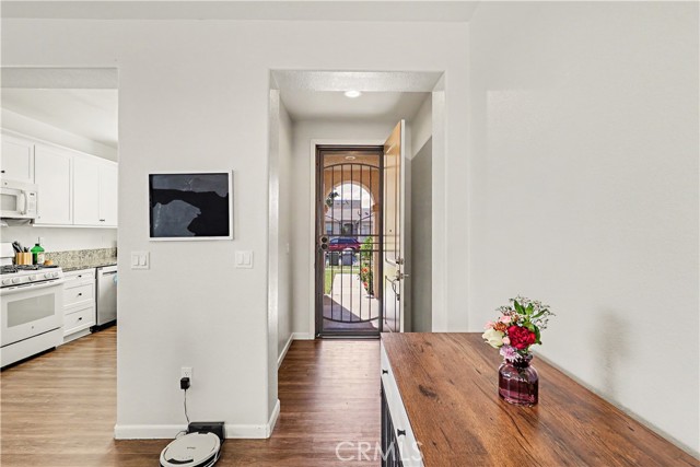 Detail Gallery Image 4 of 44 For 494 Lily, Merced,  CA 95341 - 3 Beds | 2 Baths