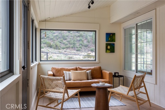 Detail Gallery Image 10 of 39 For 2000 Baldwin Lake Rd, Big Bear City,  CA 92314 - 4 Beds | 2 Baths