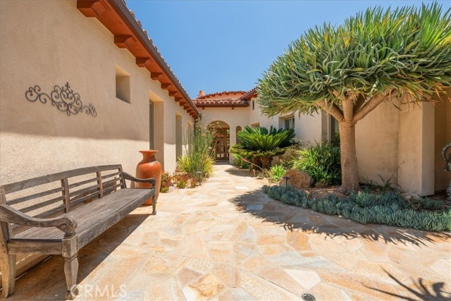 1917 Santa Margarita Drive, Fallbrook CA: https://media.crmls.org/medias/9fff74ec-944e-485c-9e4f-f46029017a00.jpg