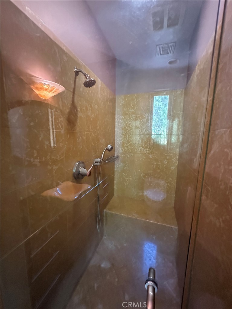 https://media.crmls.org/medias/9fffcc11-5944-4c40-bdd7-42a93a303255.jpg?preset=X-Large