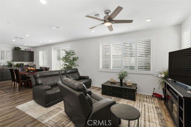 Detail Gallery Image 6 of 36 For 3150 Moab Ct, Jurupa Valley,  CA 92509 - 3 Beds | 2/1 Baths