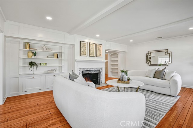 3975 Van Noord Avenue, Studio City CA: https://media.crmls.org/medias/a0000413-bee9-4b27-ac16-1dc0cd5acf21.jpg