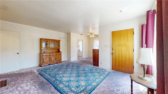 10515 Tujunga Canyon Boulevard, Tujunga CA: https://media.crmls.org/medias/a0001319-fee6-441b-bd17-f5e680acb275.jpg