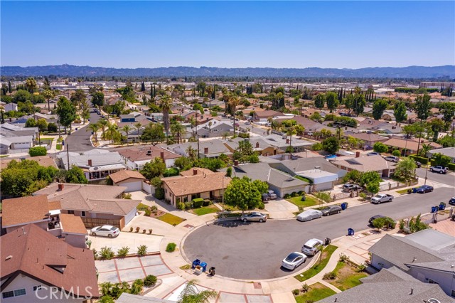 Detail Gallery Image 2 of 25 For 12764 Elkwood St, North Hollywood,  CA 91605 - 4 Beds | 2 Baths