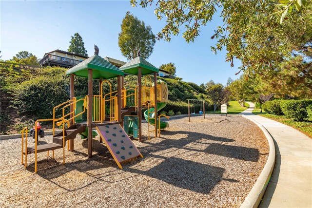 37 Aspen Way, Rolling Hills Estates, California 90274, 2 Bedrooms Bedrooms, ,2 BathroomsBathrooms,Residential,Sold,Aspen,PV23025170