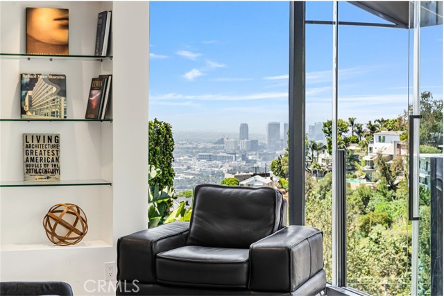 Detail Gallery Image 20 of 34 For 1782 Viewmont Dr, Los Angeles,  CA 90069 - 3 Beds | 4/1 Baths