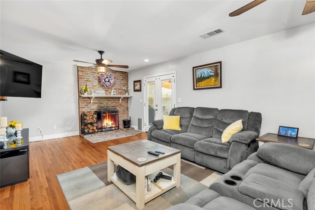 2905 Arnold Street, Bakersfield CA: https://media.crmls.org/medias/a003b8ef-d237-48df-a719-e20bc863f5d2.jpg