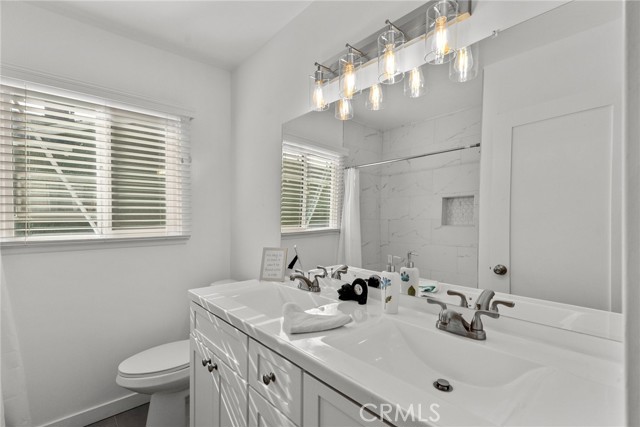 Detail Gallery Image 32 of 67 For 8050 Irondale Ave, Winnetka,  CA 91306 - 4 Beds | 2 Baths