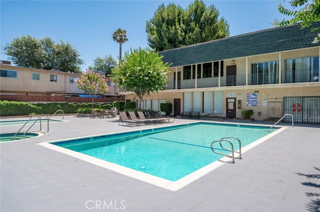17061 Roscoe Boulevard, Northridge CA: https://media.crmls.org/medias/a004c685-357a-4aea-b31e-cffbf81bc464.jpg