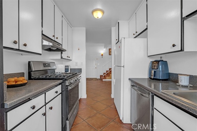 Detail Gallery Image 18 of 50 For 18645 Hatteras St #230,  Tarzana,  CA 91356 - 3 Beds | 2 Baths