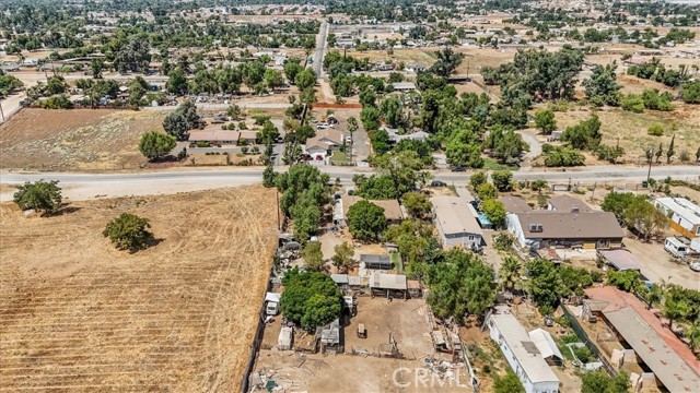 Detail Gallery Image 8 of 39 For 20220 Old Elsinore Rd, Perris,  CA 92570 - 4 Beds | 2 Baths