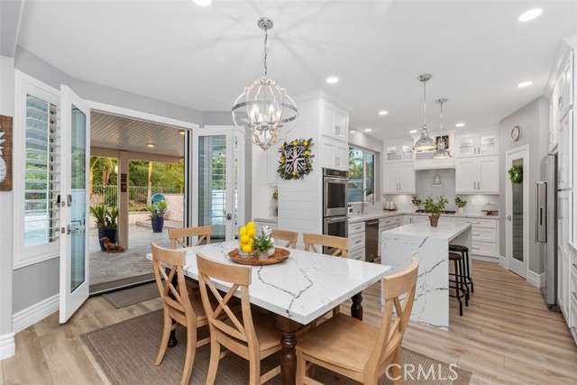 12 La Perla, Lake Forest CA: https://media.crmls.org/medias/a005277b-1b1a-43a0-a043-dfe479bdbf45.jpg