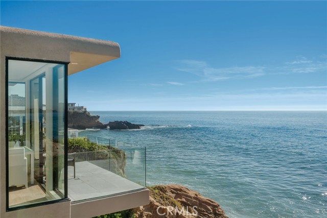 Detail Gallery Image 6 of 33 For 1715 Ocean Way, Laguna Beach,  CA 92651 - 3 Beds | 3/1 Baths
