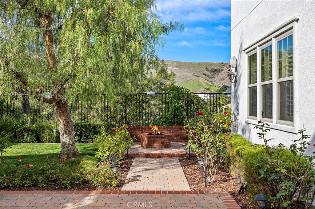 MLS #OC25270538 image #16