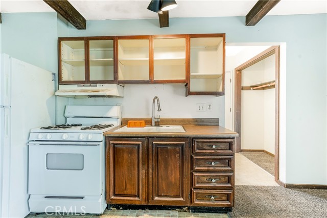 1300 Oak Avenue, Carlsbad CA: https://media.crmls.org/medias/a0060c8c-d03c-451a-bba9-0efc882e5f55.jpg