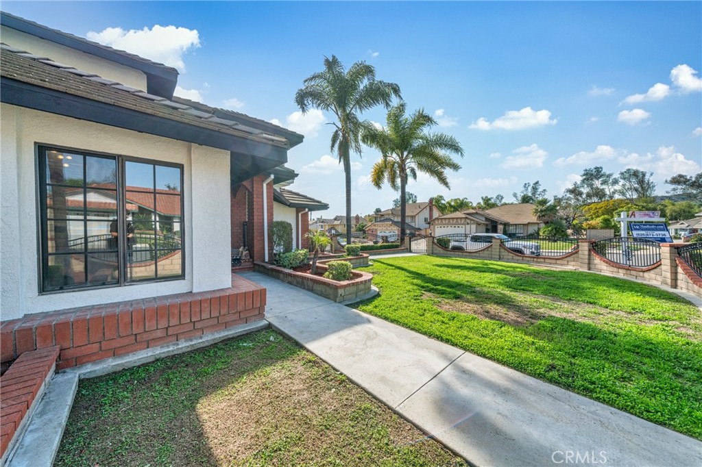 890 San Nicholas Drive