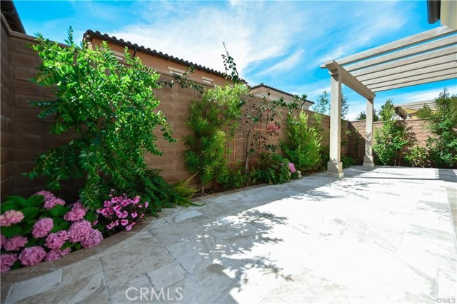 52 Open range, Irvine CA: https://media.crmls.org/medias/a00630bd-3a9b-49ae-8473-05c9cf2e4bd3.jpg