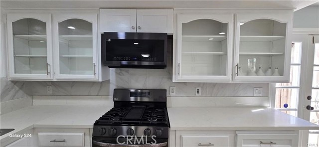 Detail Gallery Image 14 of 36 For 30658 Lakefront Dr, Agoura Hills,  CA 91301 - 4 Beds | 3 Baths