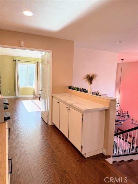 Detail Gallery Image 12 of 25 For 19718 May Way, Canyon Country,  CA 91351 - 4 Beds | 3 Baths