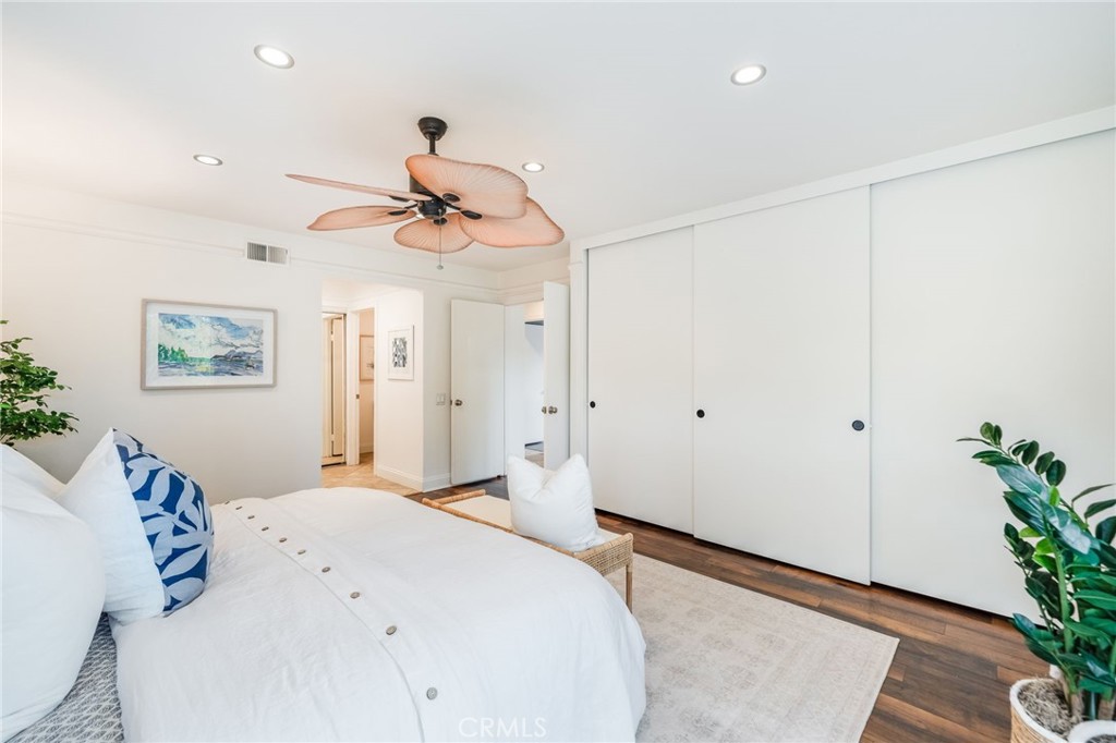 MLS #OC25163941 img 22